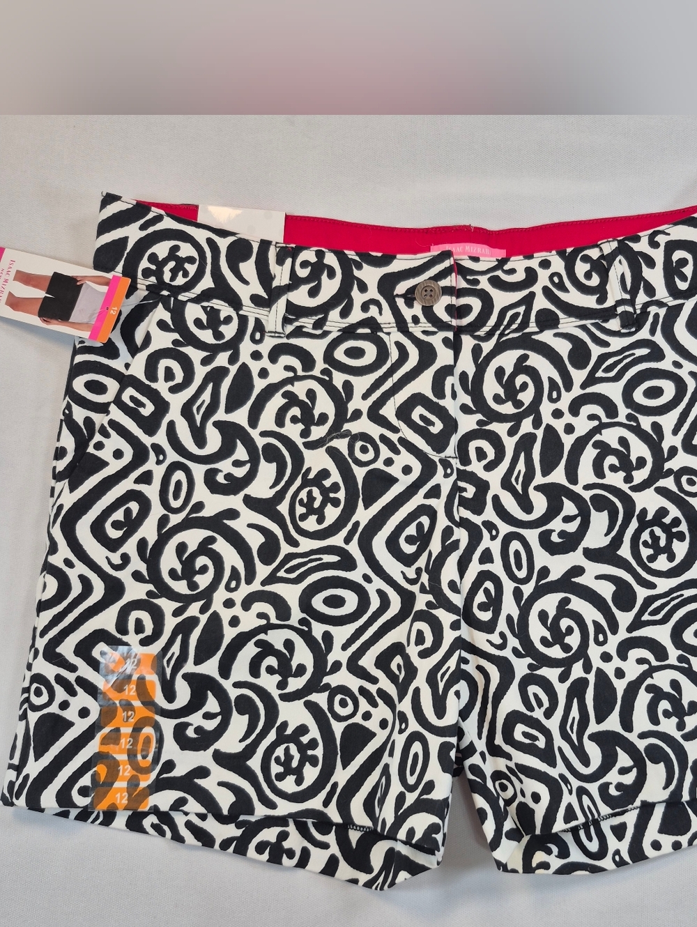 Isaac Mizrahi NY Women's 12  Shorts Black and White Pattern Zip pockets NWT $50